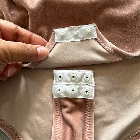 Madewell | Womens Long Sleeve Velvet Wrap Bodysuit with Snap Closure - Size L - Picture 6 of 8